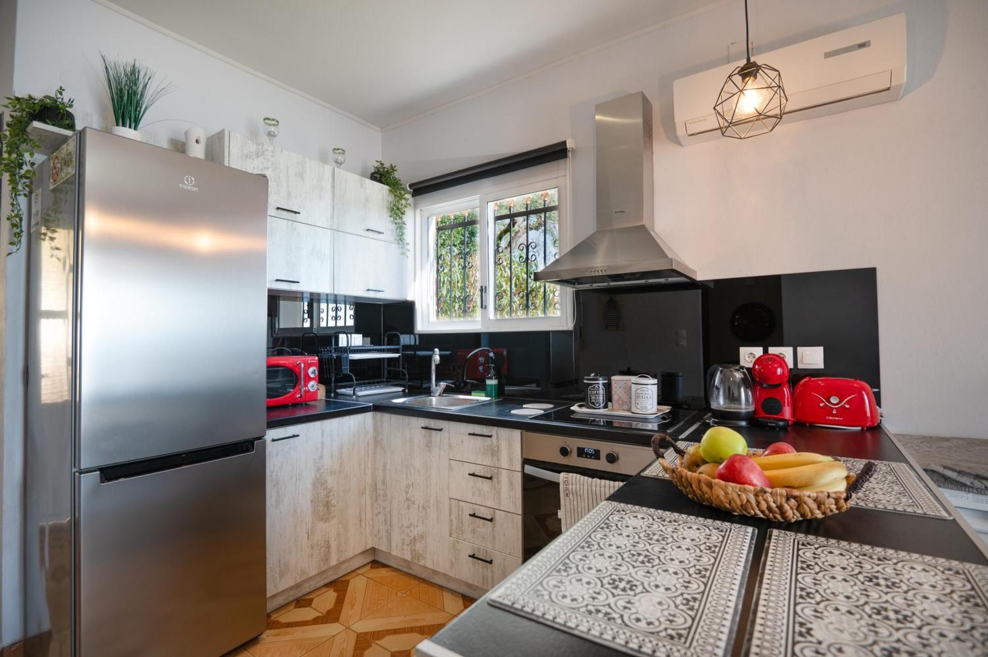 בארבאטי Sunrise View Apartments מראה חיצוני תמונה